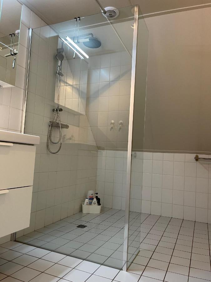 Karibu Het Voorhuis 2 Tot 6 Persoons Luxe Slaapkamers Met Een Mooie Woonkeuken Daarle Exterior foto